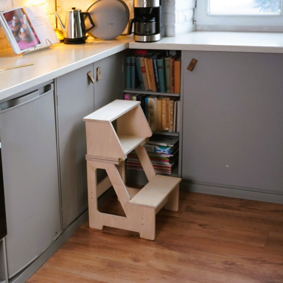 Skládací židle a schůdky 2v1