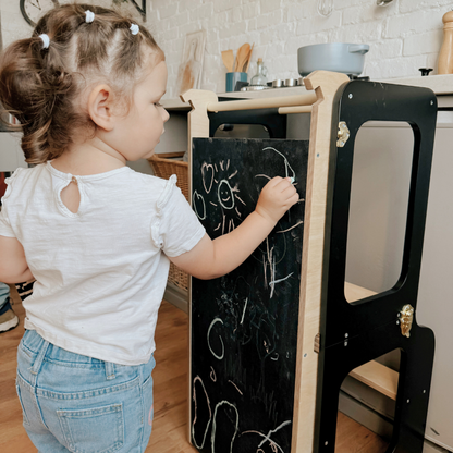 4v1 Montessori učící věž se skluzavkou a tabulí