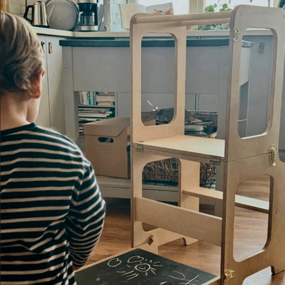 4v1 Montessori učící věž se skluzavkou a tabulí