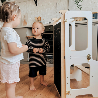 4v1 Montessori učící věž se skluzavkou a tabulí