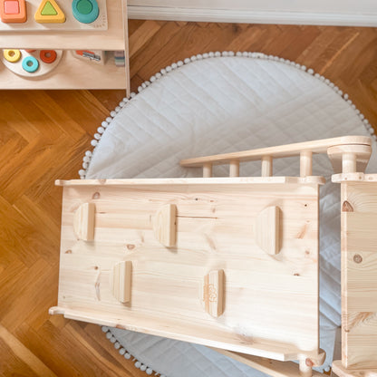 Lezecí trojúhelník se skluzavkou a lezeckou stěnou - Přírodní