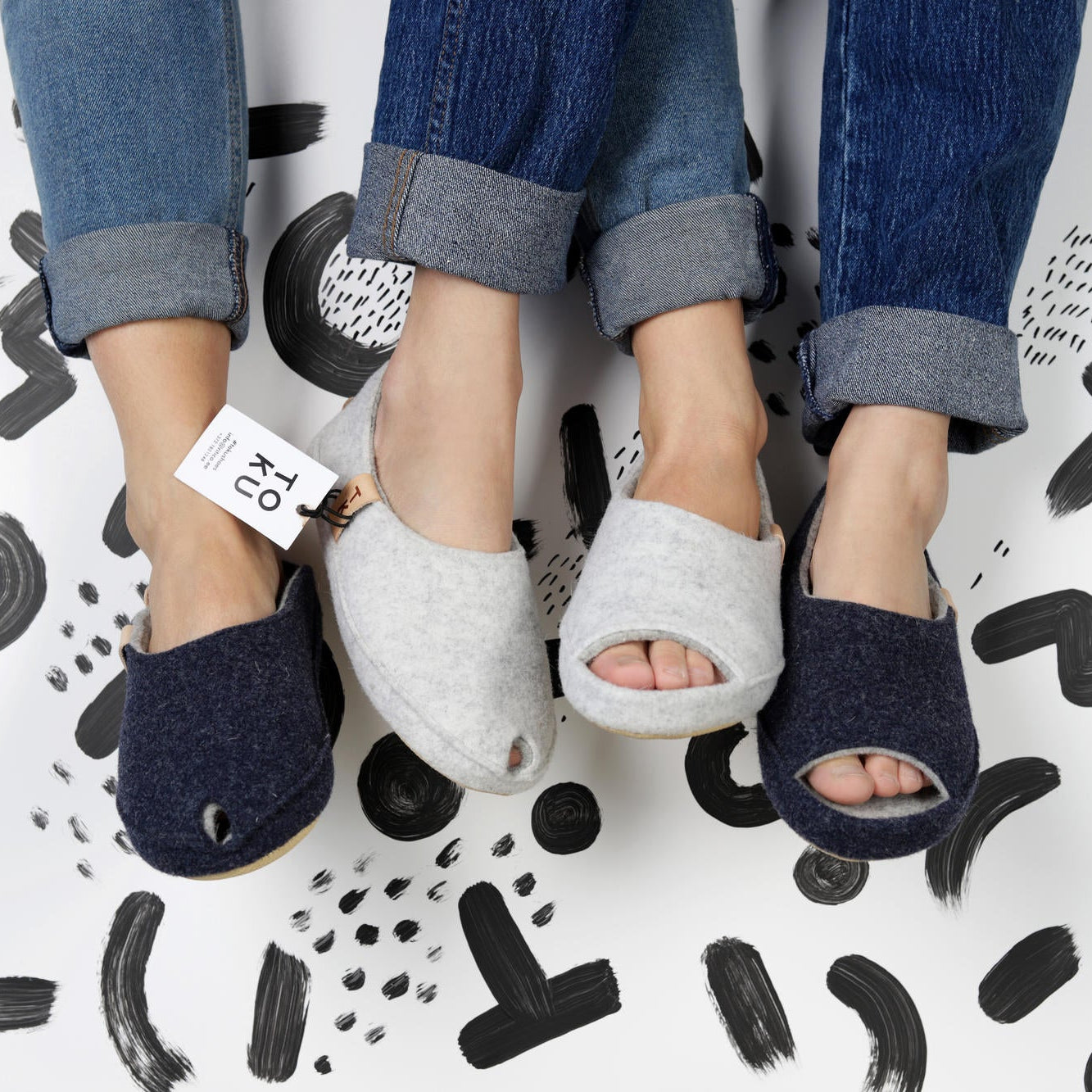 TOKU Budapest Slippers - Dark grey