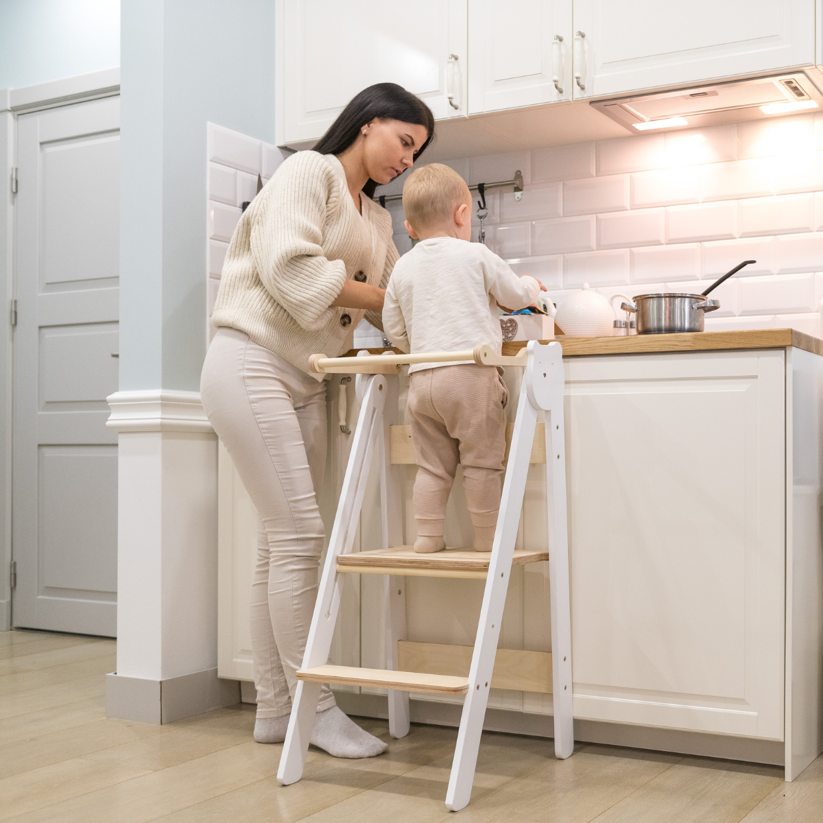 Skládací dětská učící věž