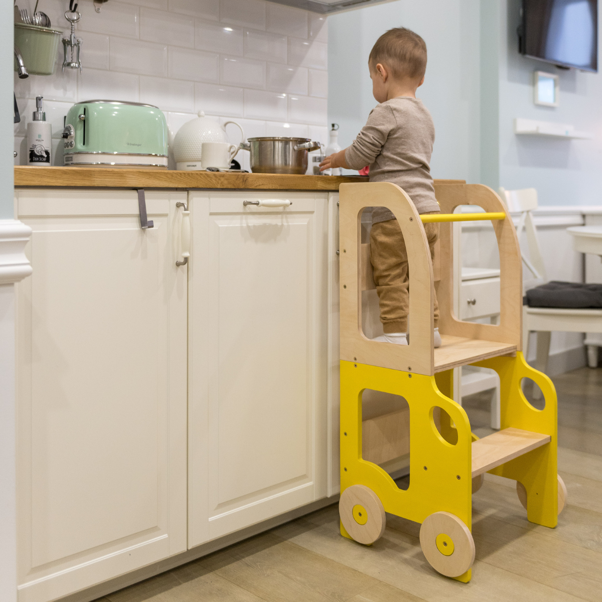 Montessori učící věž s motivem auta 3v1